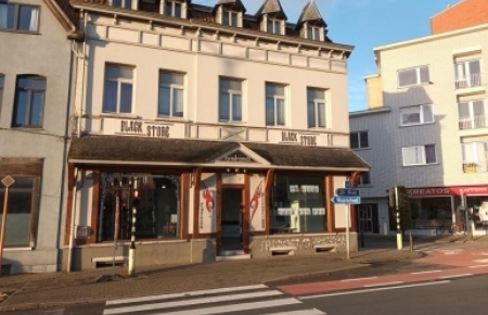 Kantoor te huur in eeklo met 4 slaapkamers