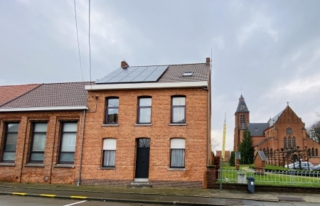 Huis te koop in moerbeke-waas met 4 slaapkamers en 2 badkamers